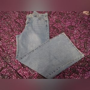 Wide legged jeans